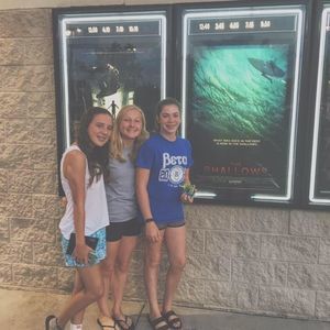 Meet your Posher, Genna